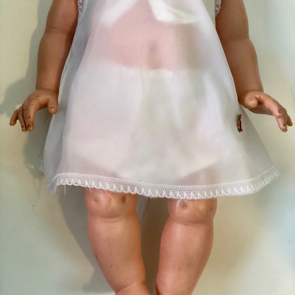 Mid Century Vintage Baby Doll. - Picture 4 of 10